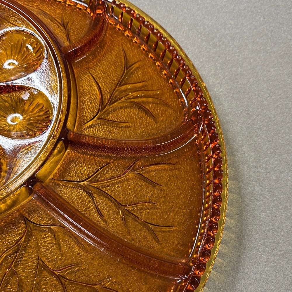 Indiana Glass Golden Amber divided egg and vegetable tray - Picture 5 of 11